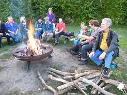 auch am Lagerfeuer auch am Lagerfeuer