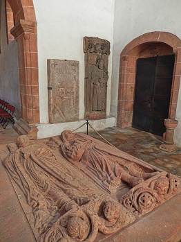 Grabmal des Klostergründers Dedo von Groitzsch und seiner Frau Mechthild.