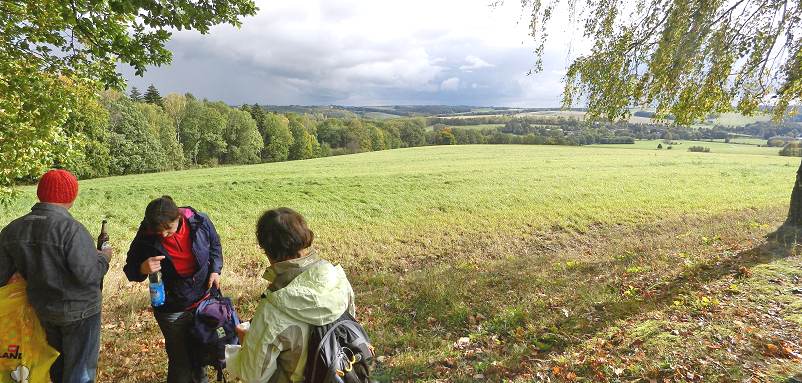 Mittagsrastplatzaussicht mit der abziehenden Schlechtwetterfront
