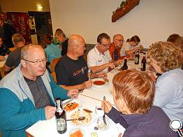 beim Abendessen