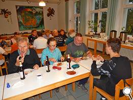 beim Abendessen