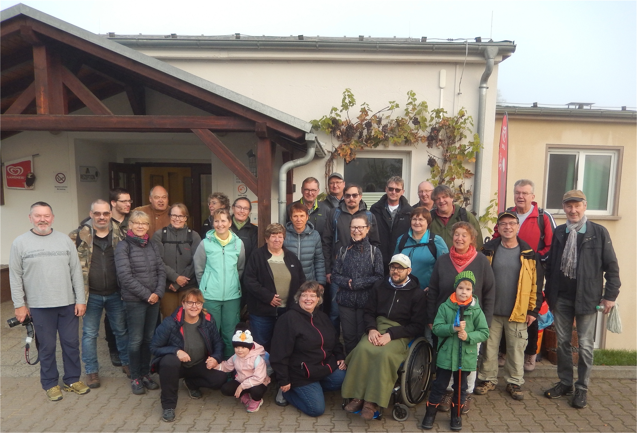 Gruppenfoto im Großformat.