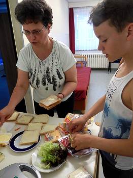 Vorbereitung leckerer Sandwiches