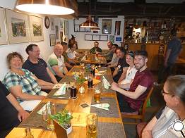 Mittagsrast im Gasthaus "Zum frhlichen Wanderer" im Wieher OT Garnbach.