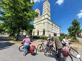 Stopp an der Schinkel-Kirche.