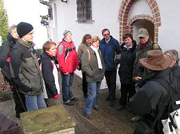 Abschluss der Führung vor dem ehemaligen Klosterhospital (dem jetzigen Heimatmuseum).