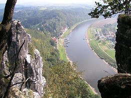 Blick von der Bastei elbaufwrts in Richtung Rathen