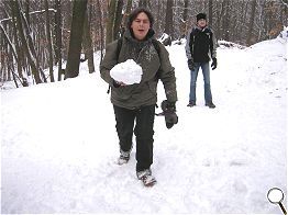 Die Schneebälle werden immer größer.