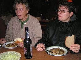 Die Suppe schmeckt vorzüglich!