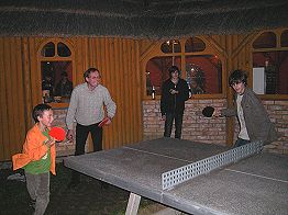 Auch Tischtennis wird gespielt.