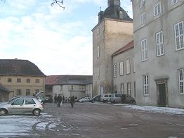 Schlossherberge (Hintergrund), 48 Plätze, Aufenthaltsräume, Küche, Platz für Bodenschläfer