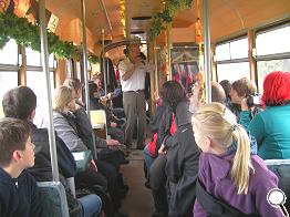 Begrüßung durch den Straenbahnfahrer