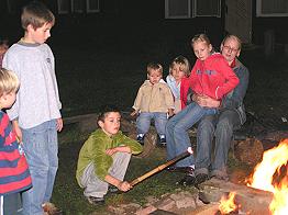 am Lagerfeuer