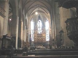 Blick auf den weltgrten geschnitzten Holzaltar.