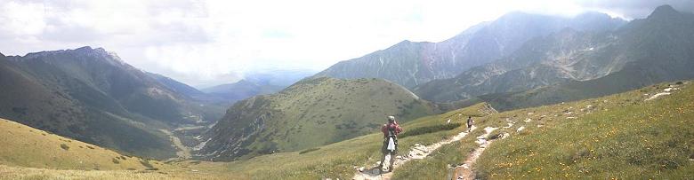 Blick in das Tal, welches die Belianske Tatry von der Vychodne Tatry trennt.