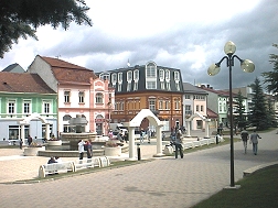 Schn restaurierte Huserzeile in der Fugngerzone von Poprad.