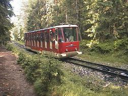 Schon seit 1908 gibt es eine Bodenseilbahn zum Hrebienok.