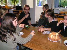 der Kuchen schmeckt