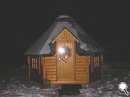 Was wird wohl in dem Blockhaus sein? Schau mal nach! Was wird wohl in dem Blockhaus sein? Schau mal nach!