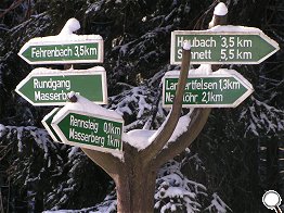 Wanderkreuzung - in Richtung Rennsteig, Masserberg