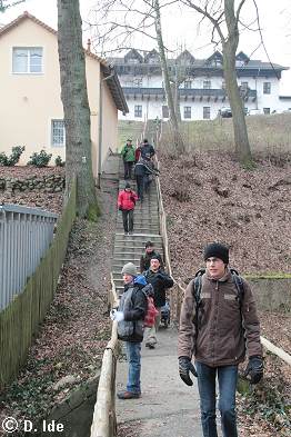 Von der »Weißen Taube« geht es steil treppab zur »Schwarzen Kehle«.