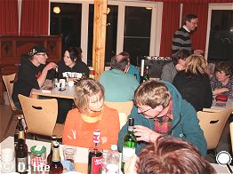 Am ersten Abend ist immer viel zu erzählen.