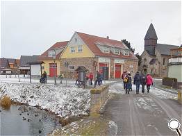 am äußeren Burggraben entlang