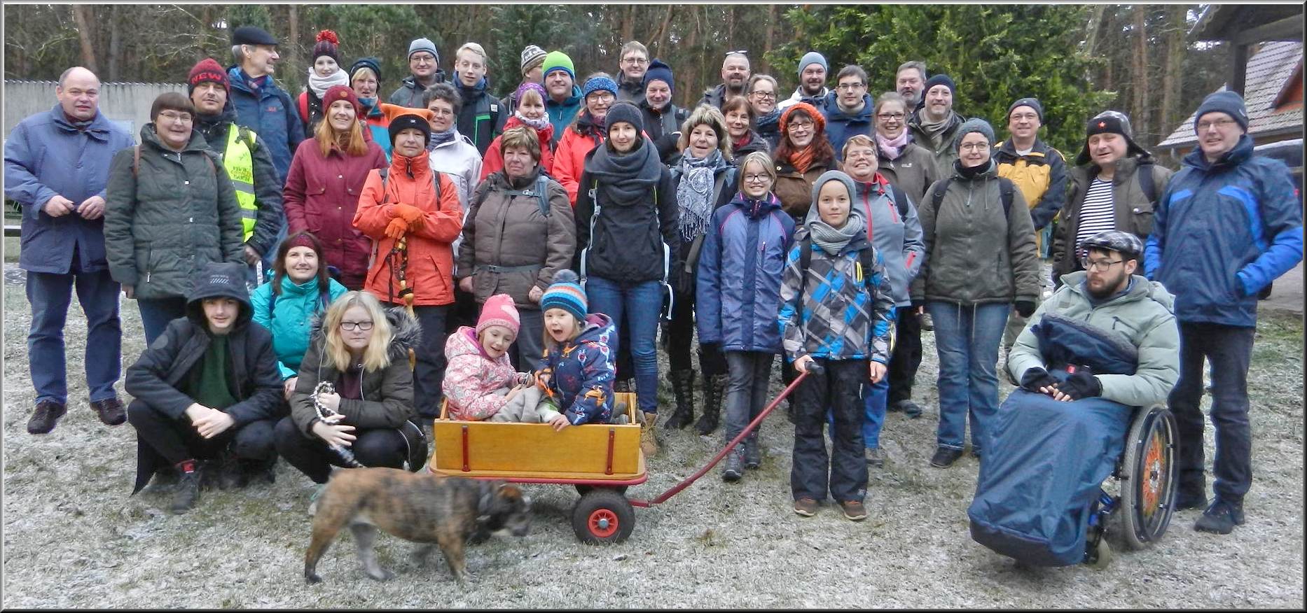 Wandergruppe im Großformat.