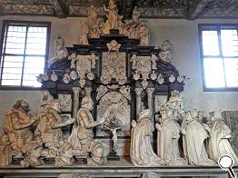 Alabaster-Epitaph mit der neunköpfigen Familie Heino von Broesigke Alabaster-Epitaph mit der neunköpfigen Familie Heino von Broesigke