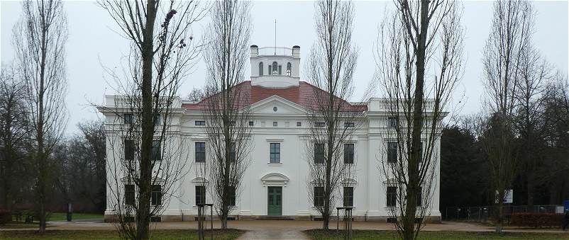 Das Schloss Georgium beherbergt heute die Anhaltische Gemldegalerie Dessau, ein Kunstmuseum mit Schwerpunkt auf Gemlden und Grafik der Alten Meister.
