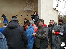 Mittagsrast am Fue der Wallwitzburg.